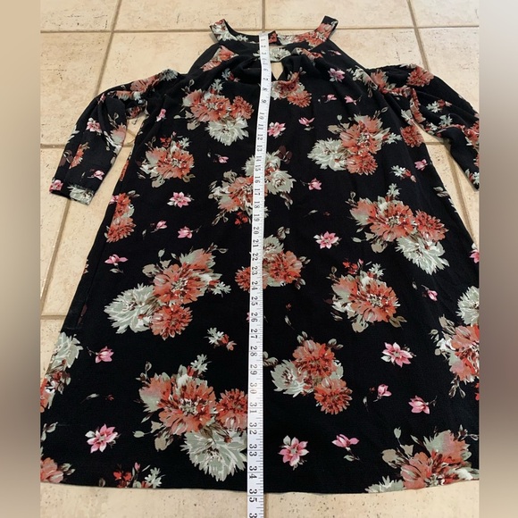 AUW Black Floral Cold Shoulder Dress Size 1X - Picture 7 of 7